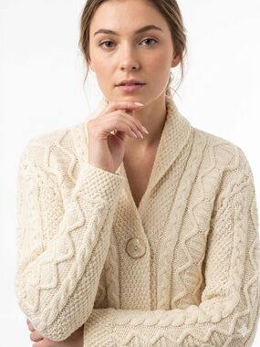Inis Crafts 100% Merino Wool Aran Cardigan Size Medium Cable Knit Cottagecore